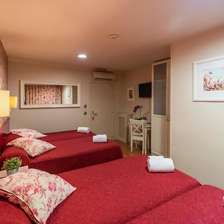 Hostal Matheu Madrid Buitenkant foto