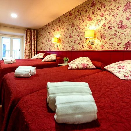 Hostal Matheu Madrid Buitenkant foto
