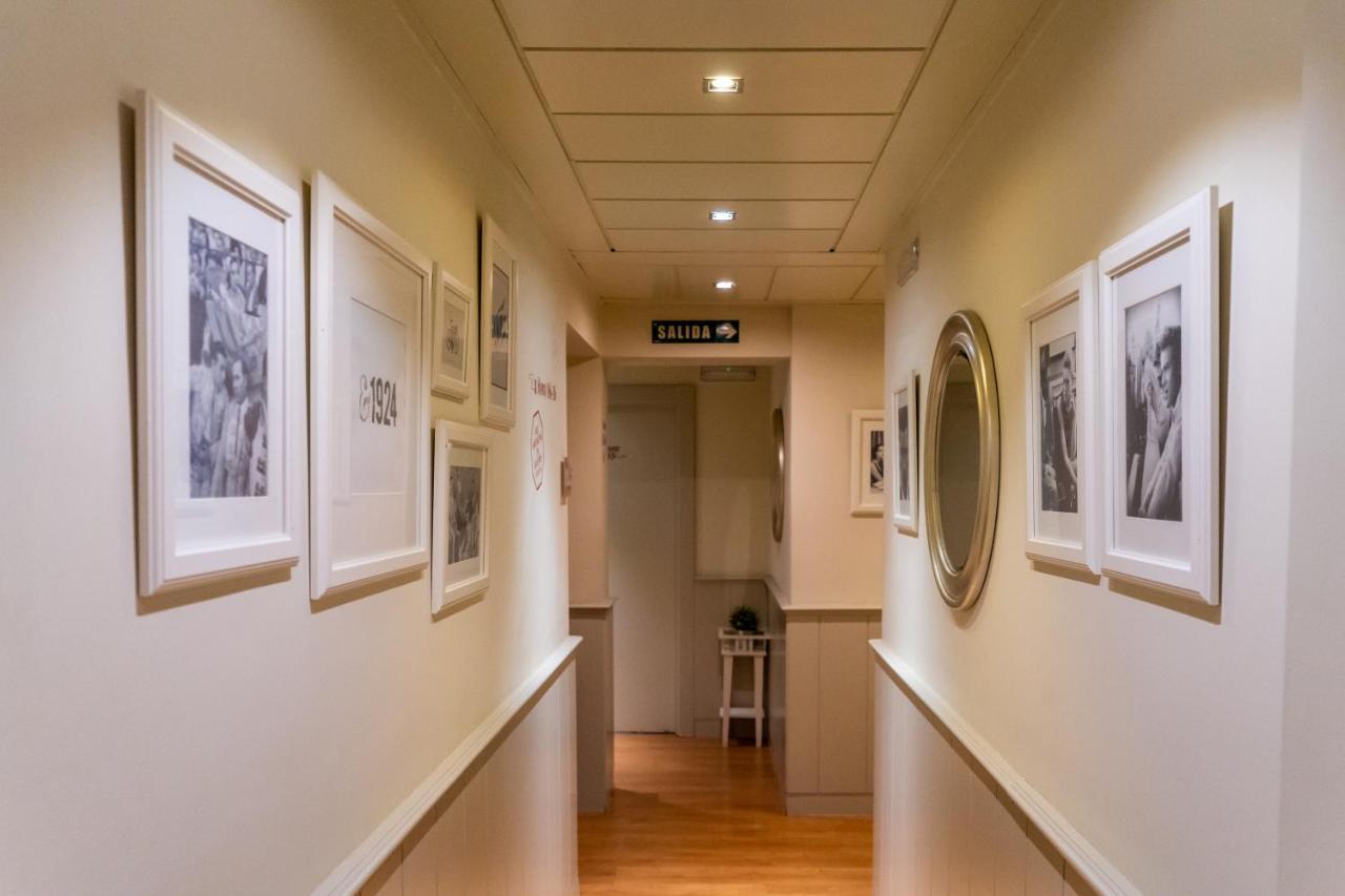 Hostal Matheu Madrid Buitenkant foto