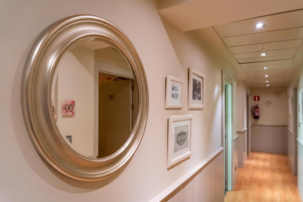 Hostal Matheu Madrid Buitenkant foto