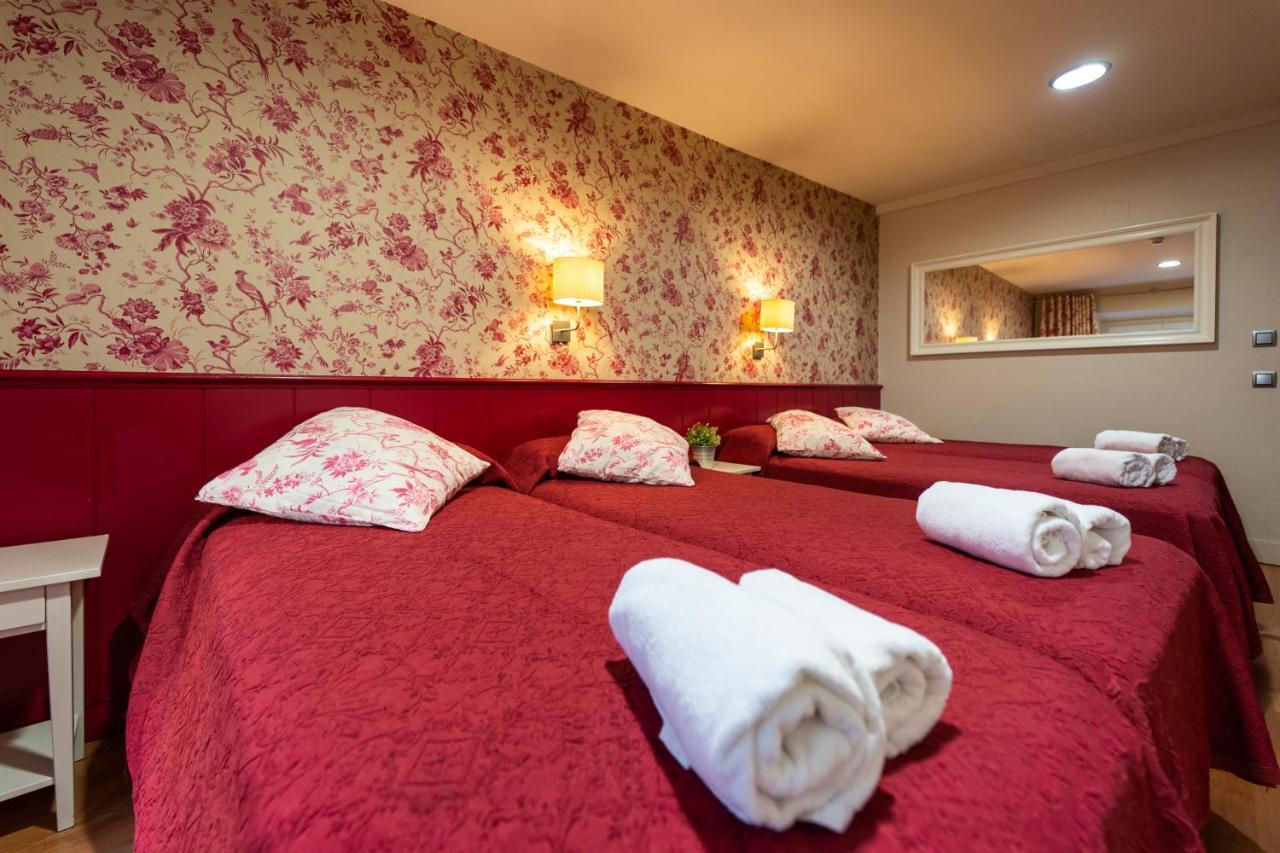 Hostal Matheu Madrid Buitenkant foto
