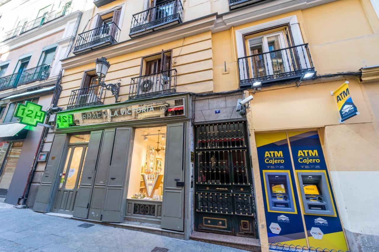 Hostal Matheu Madrid Buitenkant foto