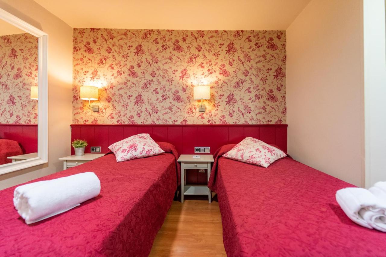 Hostal Matheu Madrid Buitenkant foto