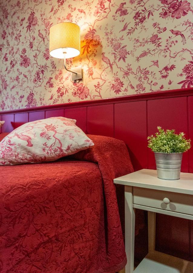 Hostal Matheu Madrid Buitenkant foto