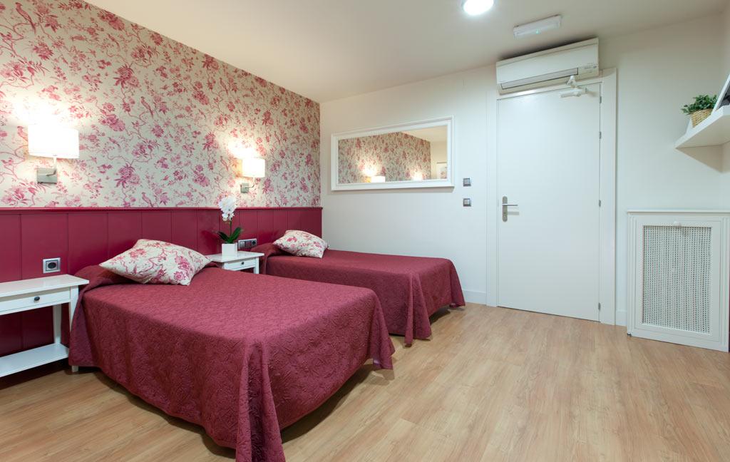Hostal Matheu Madrid Buitenkant foto