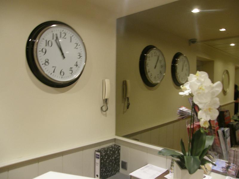 Hostal Matheu Madrid Buitenkant foto
