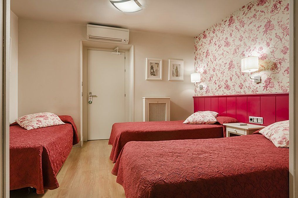 Hostal Matheu Madrid Buitenkant foto